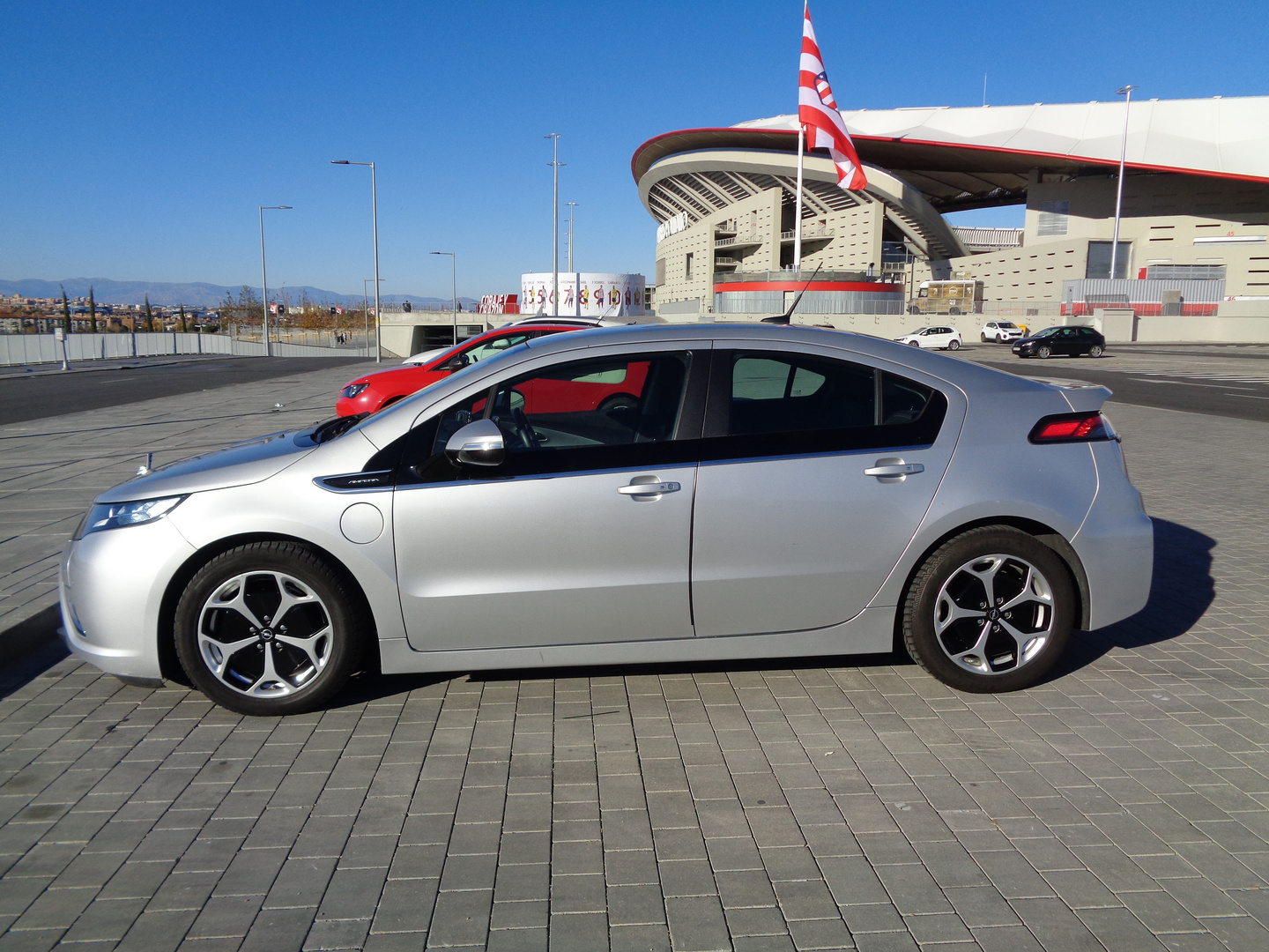 Ampera & Metropolitanischer Stadion, Madrid