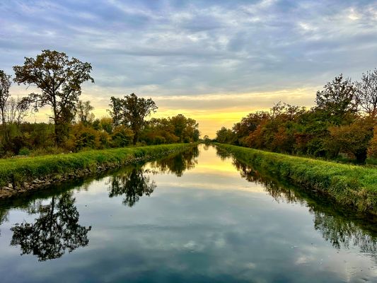 Amperkanal im abendlichen Licht