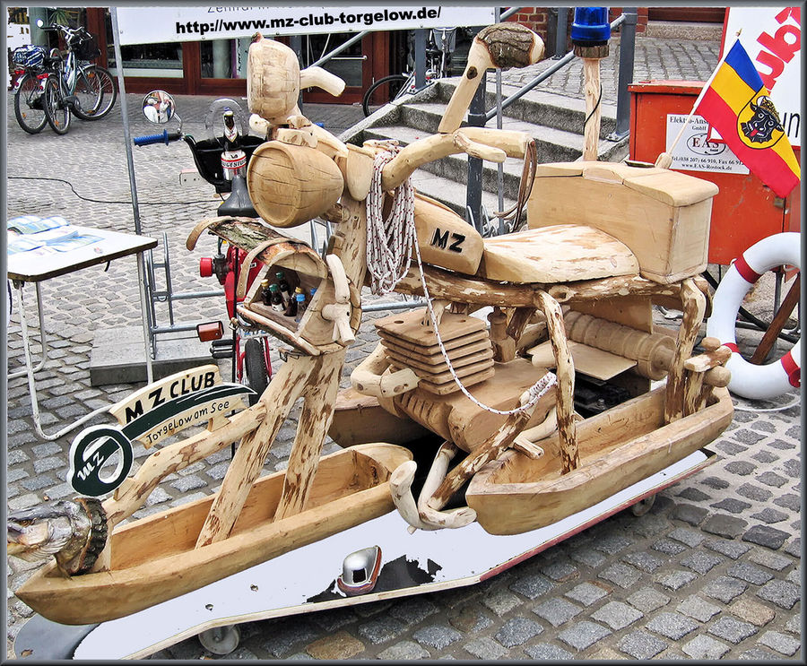 Amphi-Holzmotorrad