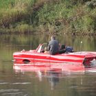 Amphibienfahrzeug auf der Weser