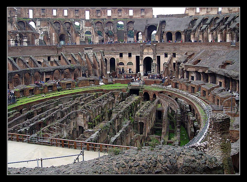 Amphitheater in Rom . . .