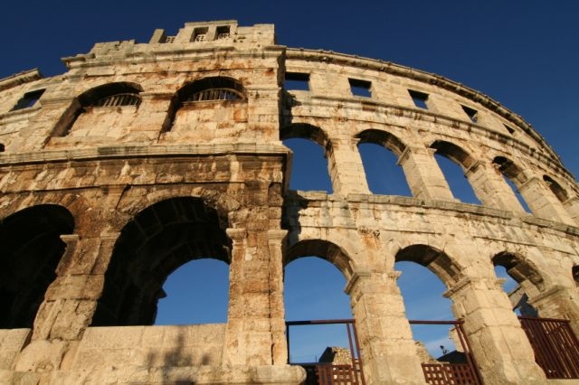 Amphitheater / Pula II