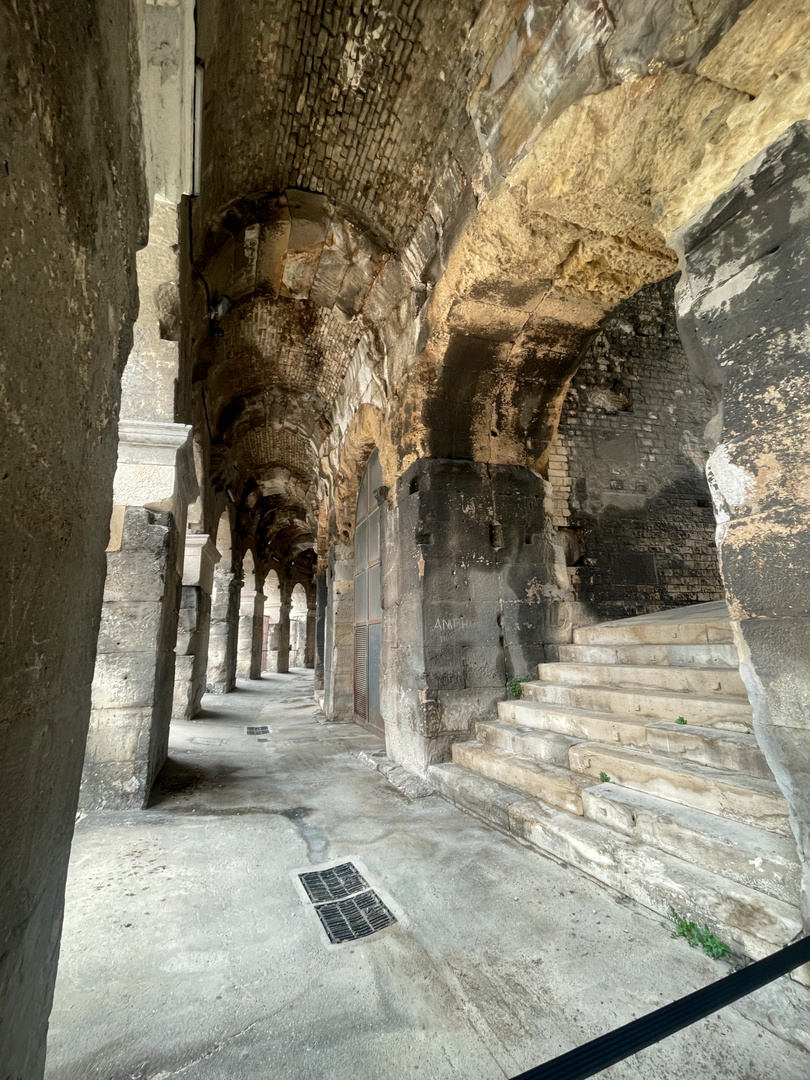 ... Amphitheater von Nîmes #2 ...