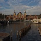 Amsterdam Bahnhof im Abendlicht