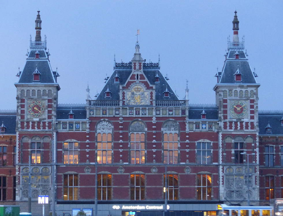 Amsterdam Central Station - das Bahnhofsgebäude