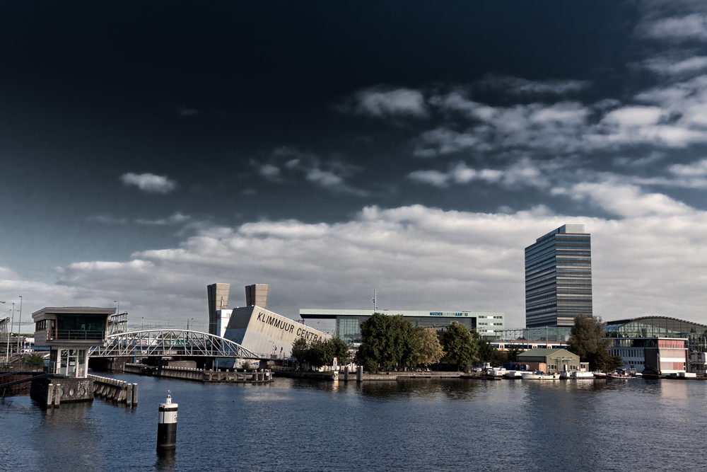 amsterdam • de klimmuur centraal