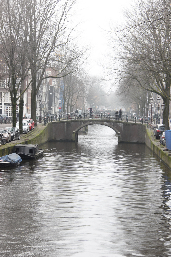 Amsterdam im Nebel