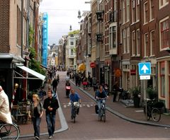 Amsterdam: Strassenbild mit Leben