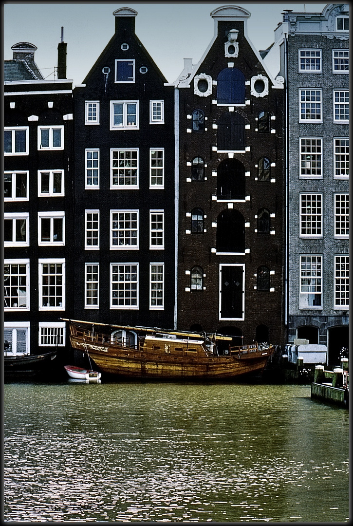 Amsterdamer Grachtenhäuser um 1968