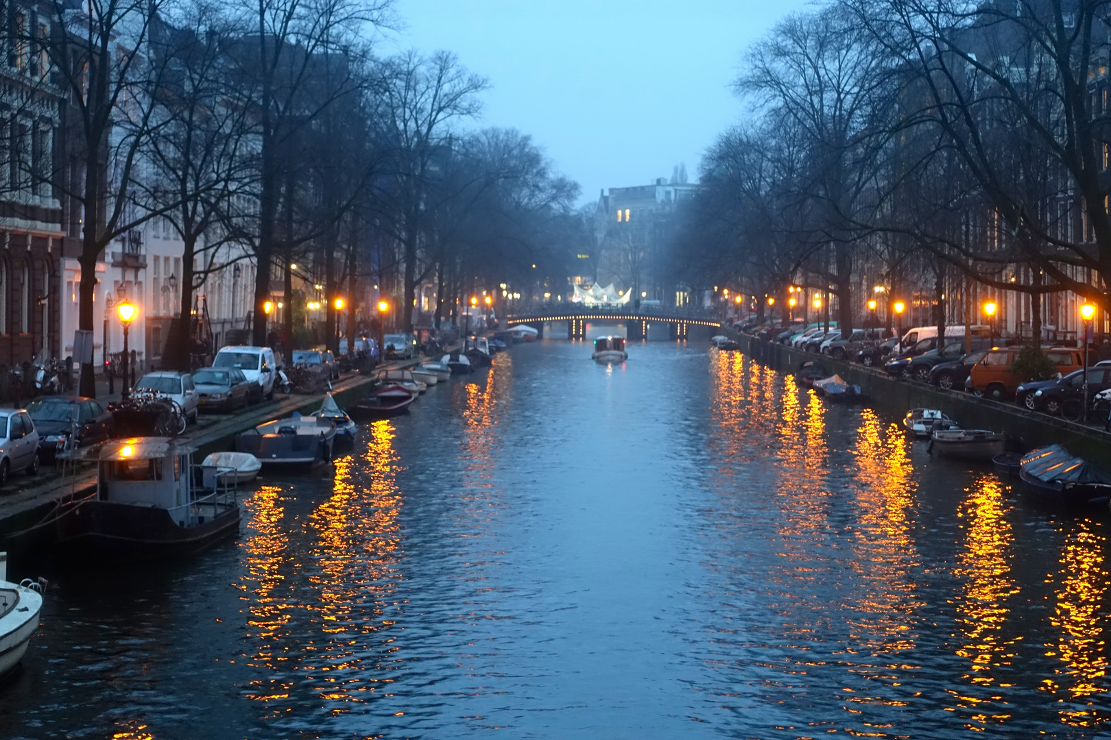 Amsterdams "fliegende Häkeldecke" - 2 -