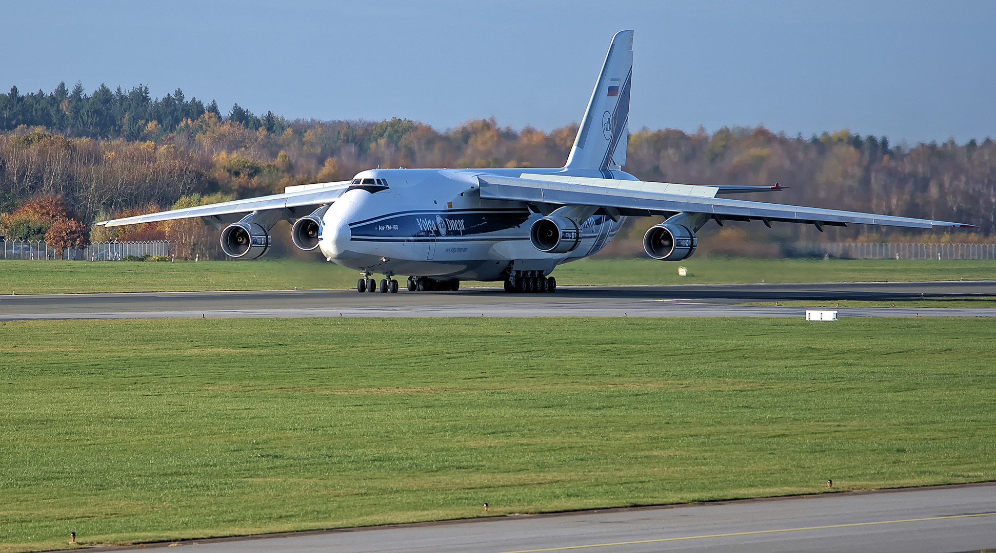 An-124-100 