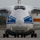 AN-124 kurz vor dem Start