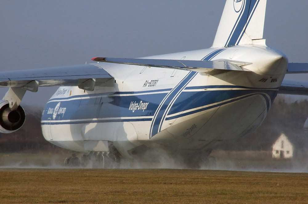 AN-124/100 Volga Dnepr