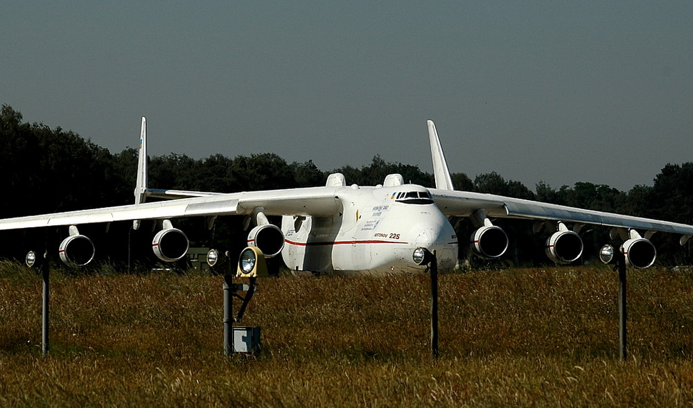 An-225 die Einzige ;)