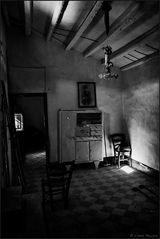 An abandoned dwelling - So many stories are intertwined _ IX