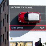 An ähm.. auf die Wand gefahren....