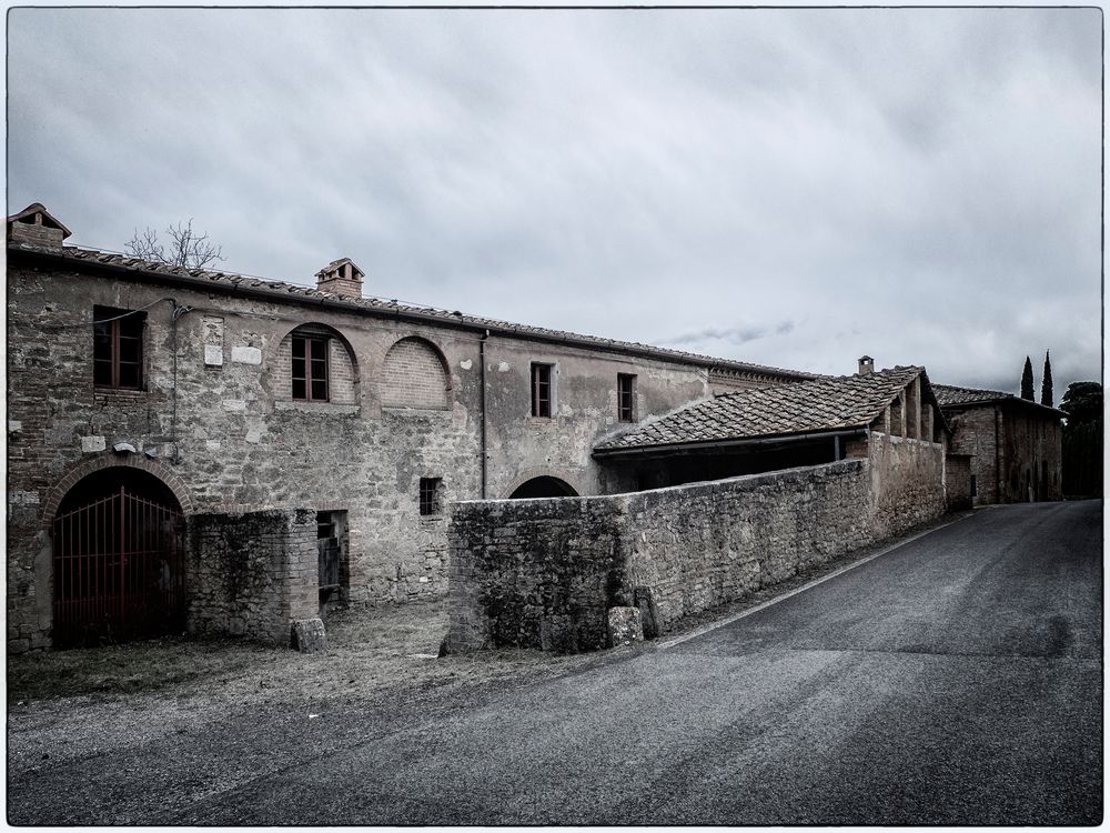 An ancient farm in the Crete Senesi...