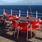 an Bord - red chairs