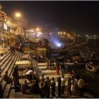 an den Gaths von Varanasi vor der abendlichen Puja