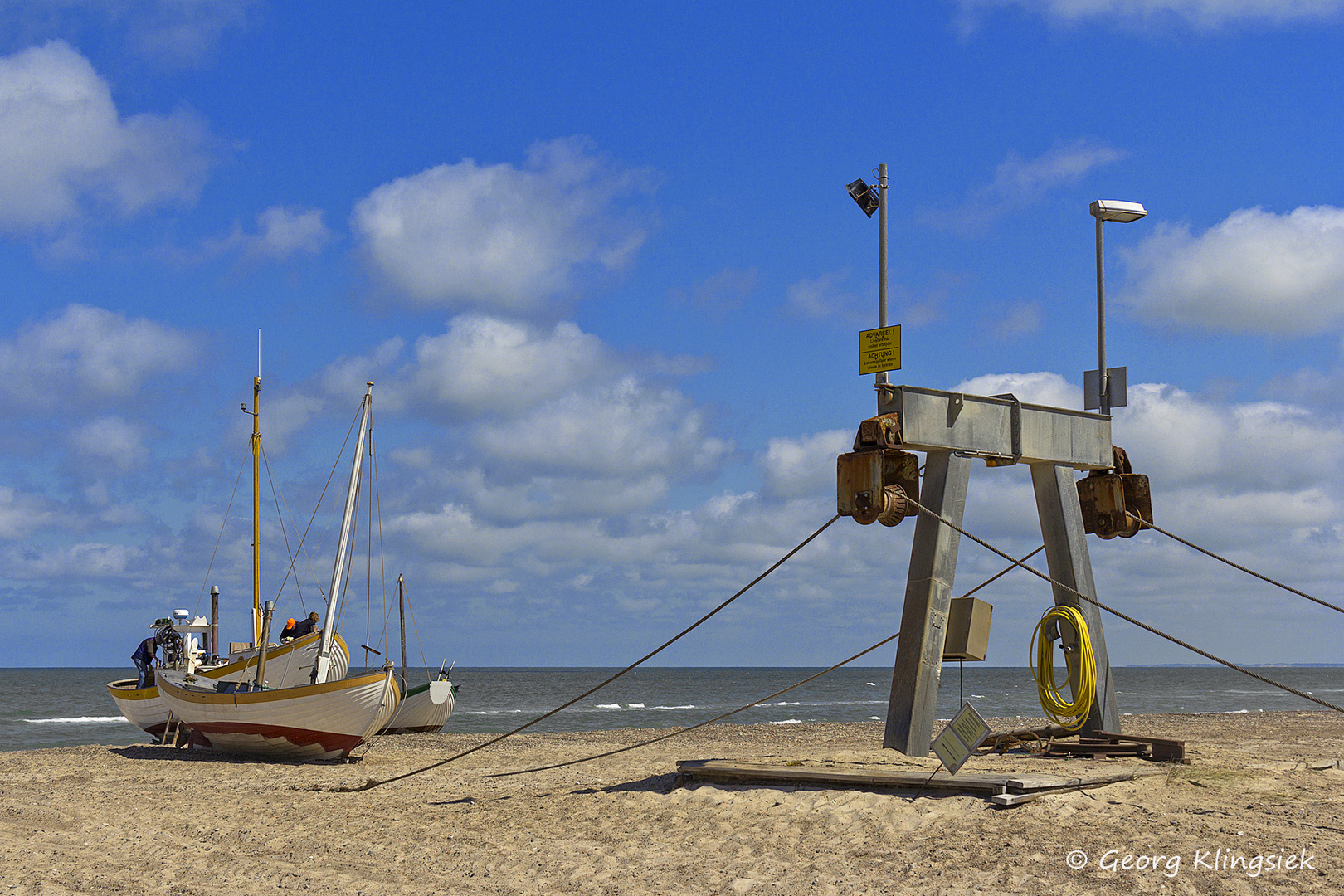 An den Strand gezogen