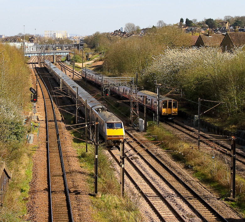 An den Wood Green Tunnels