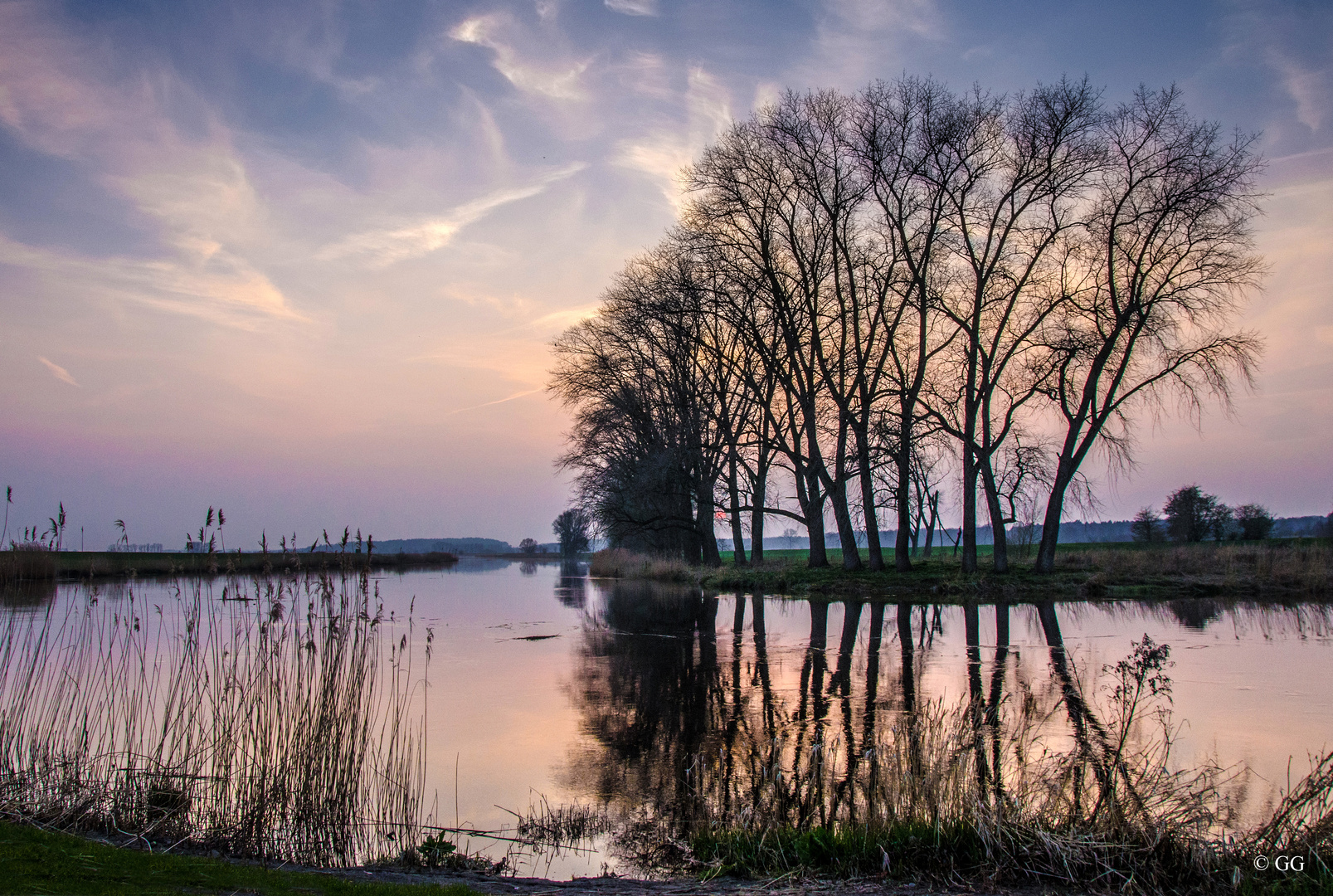 An der Biegung des Flusses