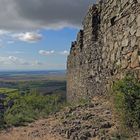 An der Burgruine auf dem Kostalov vorbeigeschaut zur Hazmburk (Hasenburg)