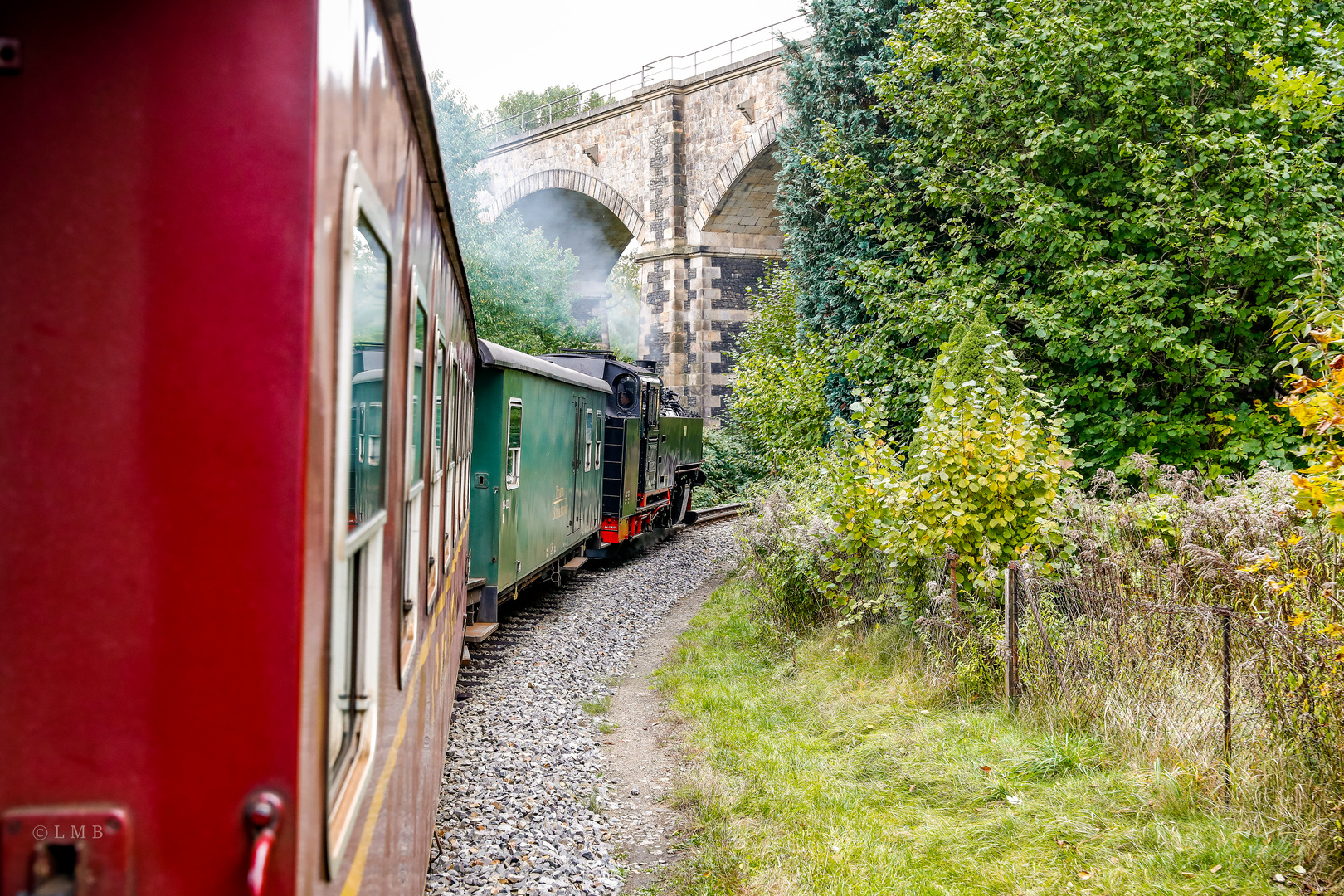 An der Eisenbahnbrücke