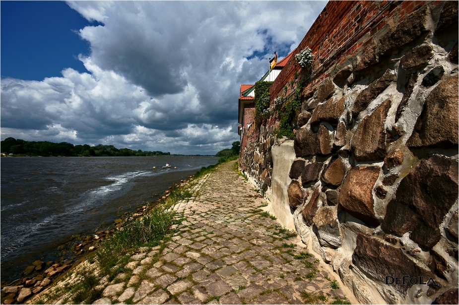 An der Elbe (14)