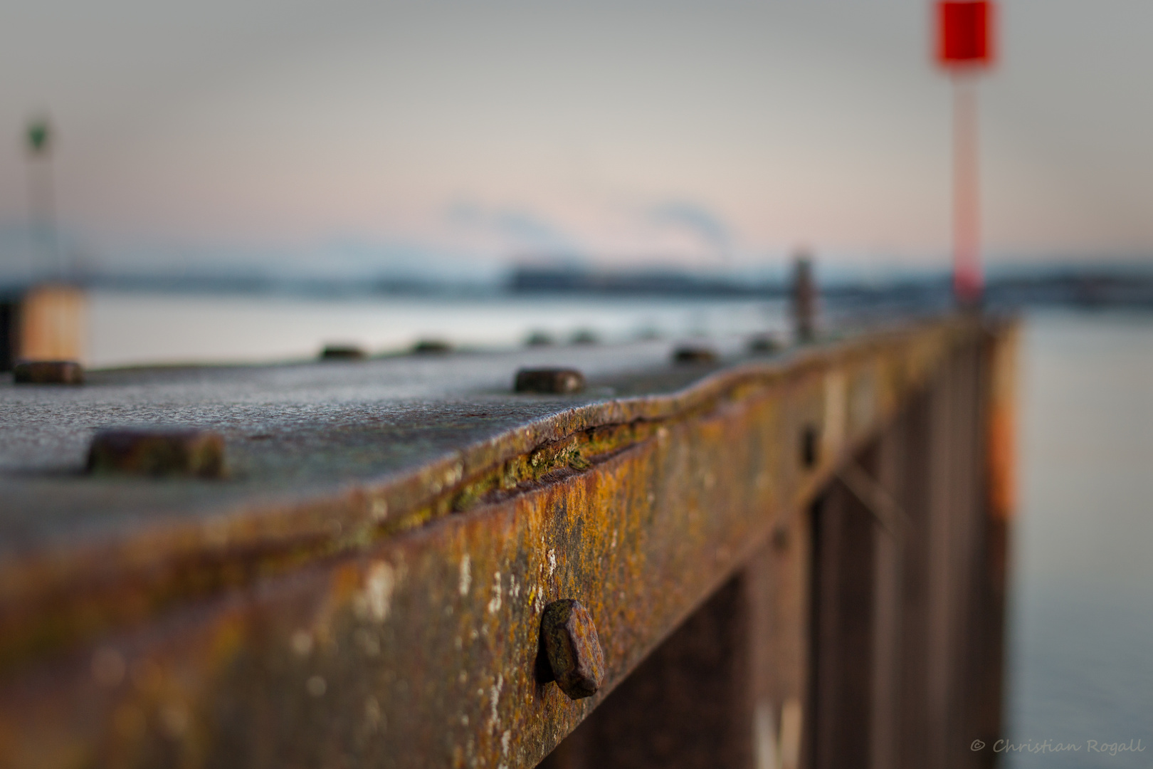 An der Elbe, am Jollenhafen