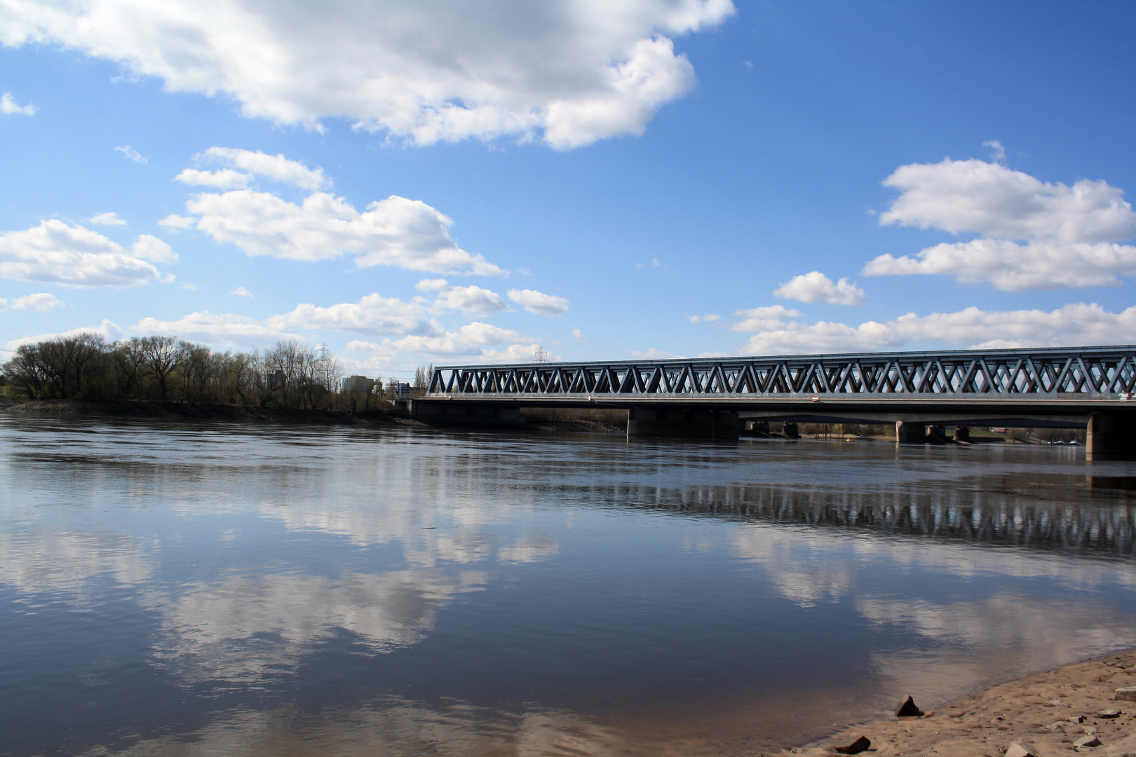 An der Elbe in Hamburg