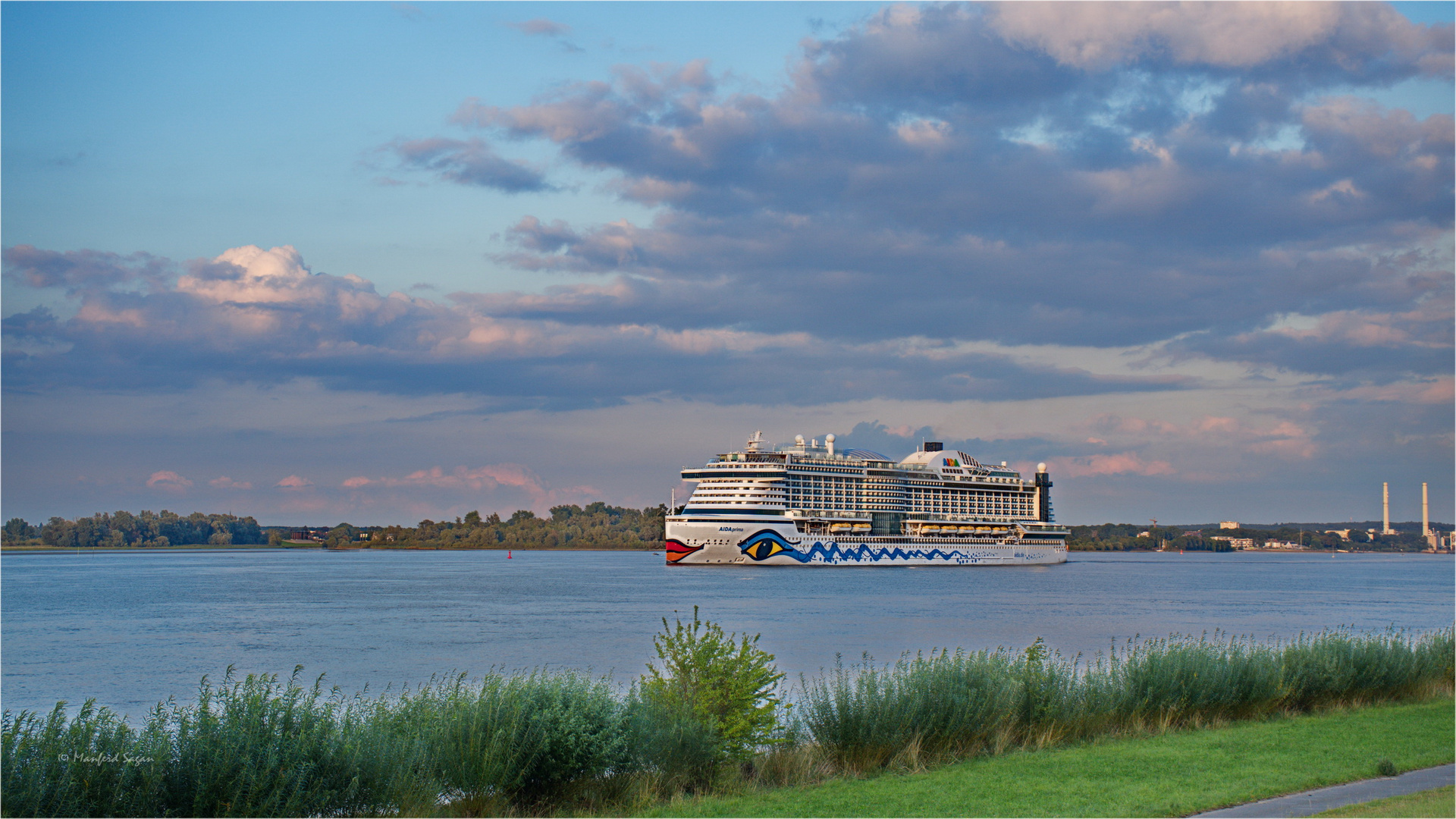 An der Elbe - warten auf die großen Schiffe... 