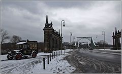 An der Glienicker Brücke.