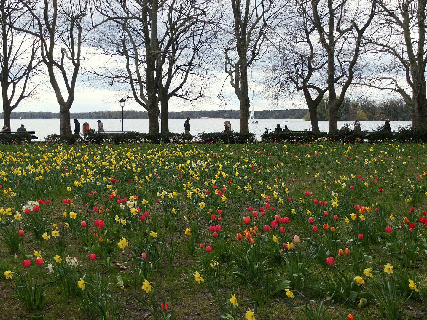 an der Greenwich Promenade 