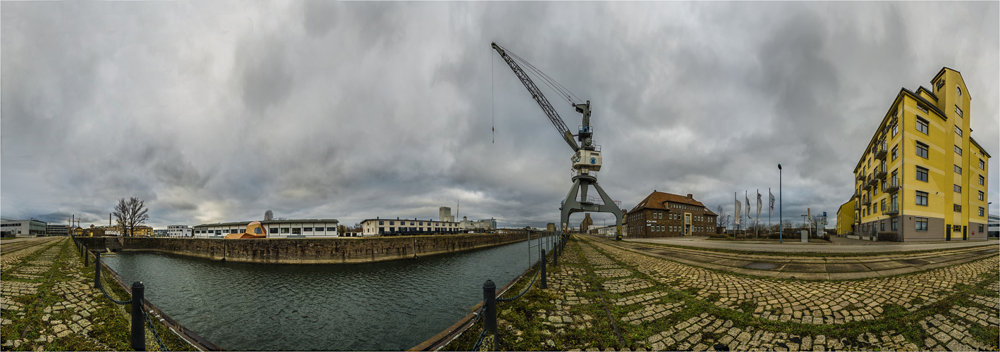 An der Hafenkante (360°-Ansicht)