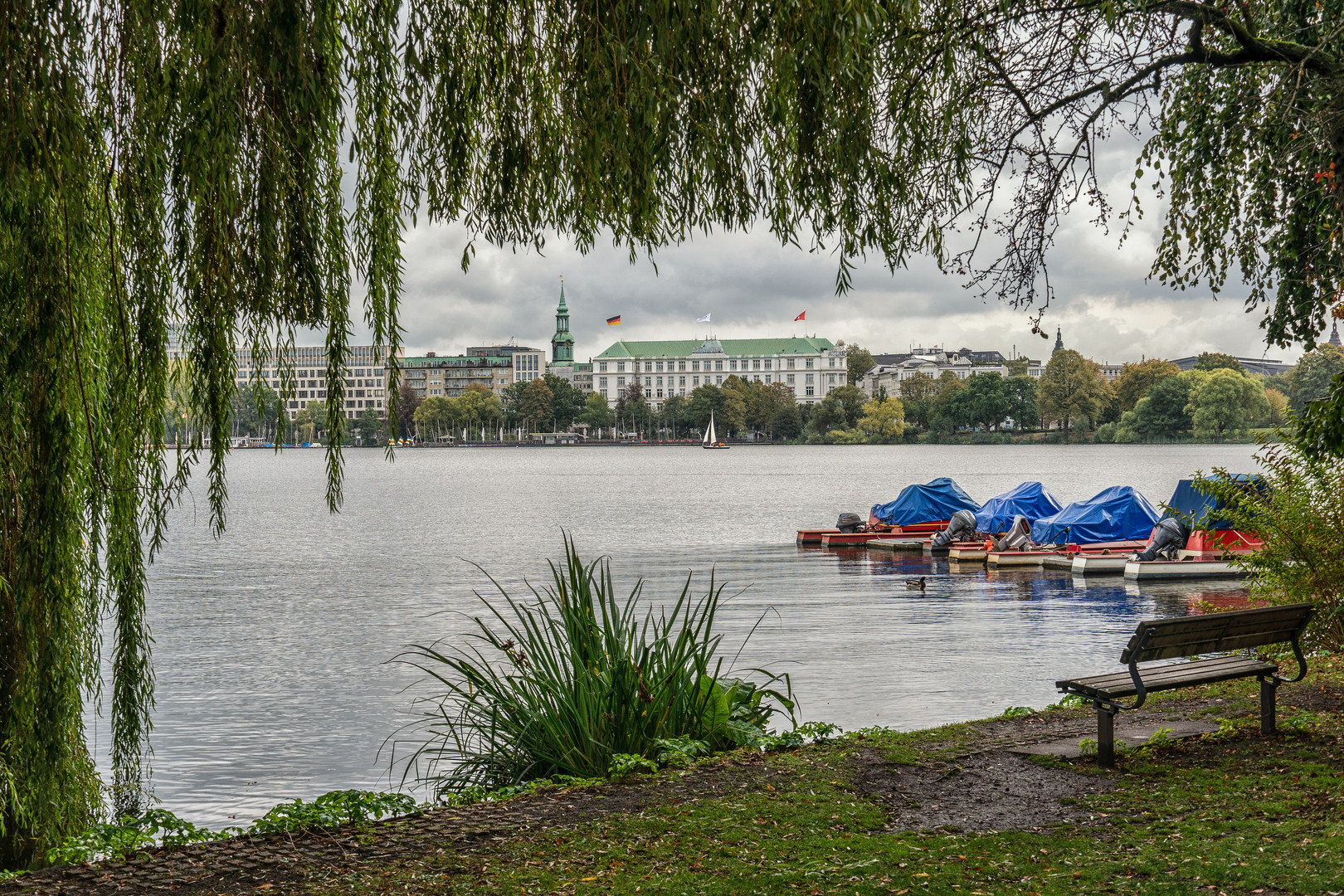 AN DER HAMBURGER AUßENALSTER OKTOBER 2019