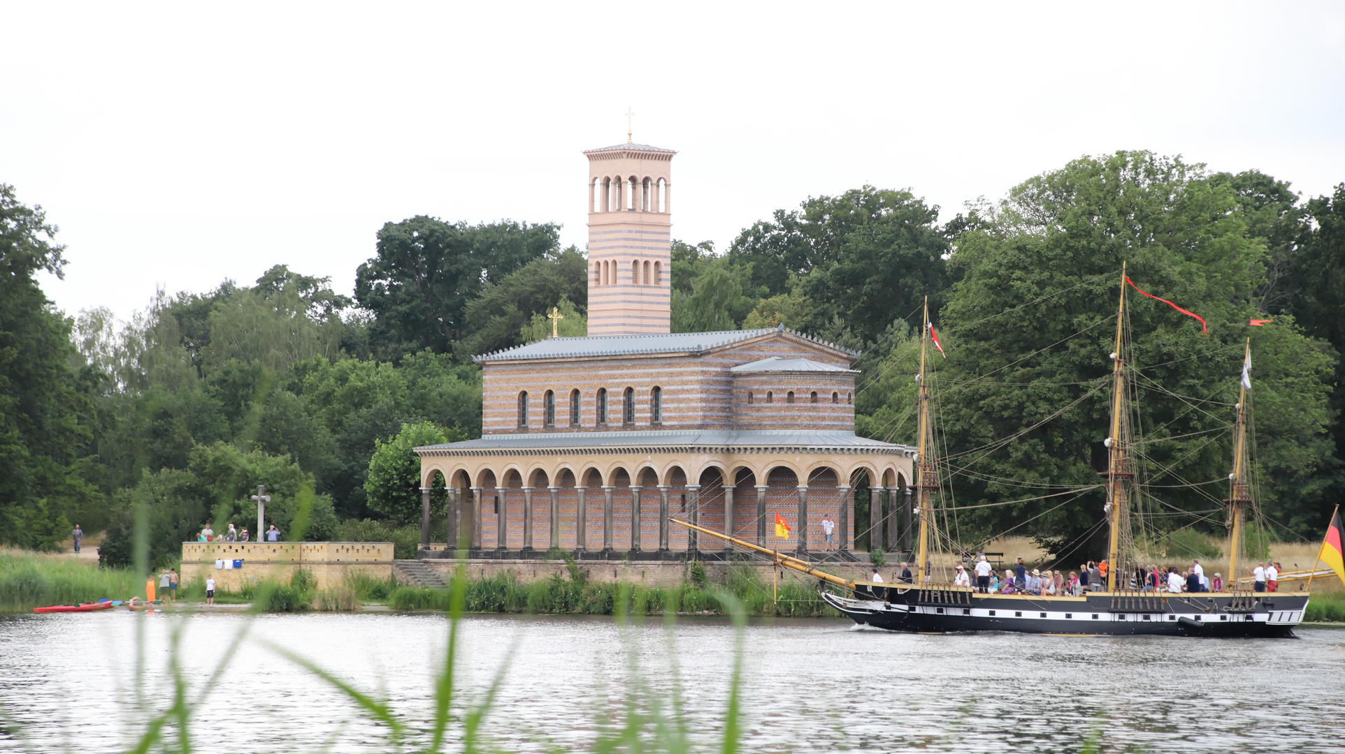 An der Heilandskirche in Sacrow wendete die Royal Luise