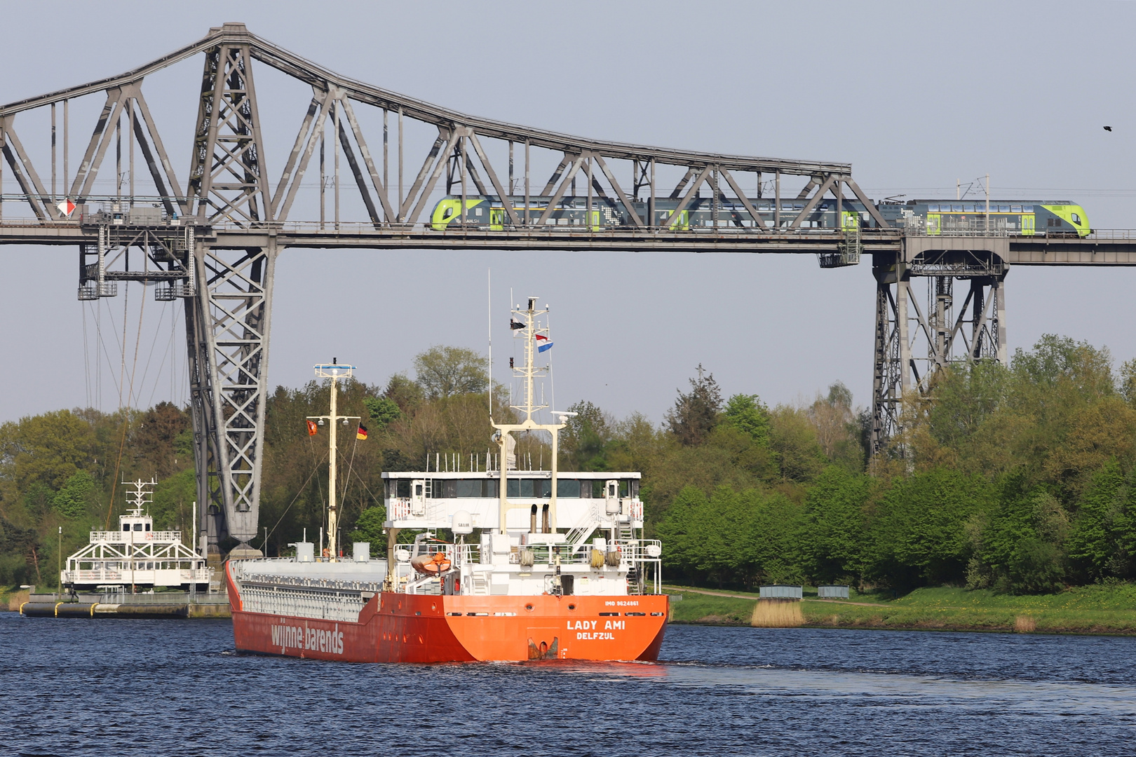 An der hohen Brücke