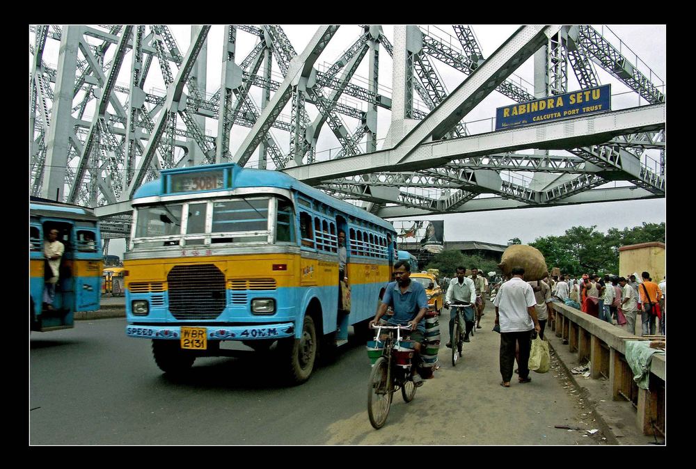 ...An der Howrah Bridge...