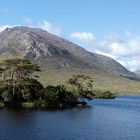 An der Irischen Küste mit den Bergen von Connemara