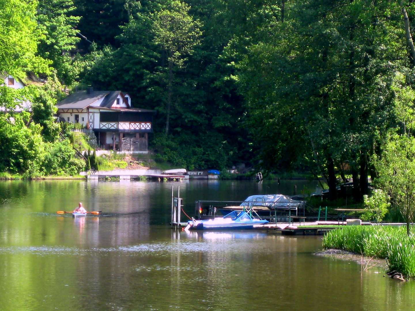 An der Kriebsteintalsperre Richtung Lauenhain