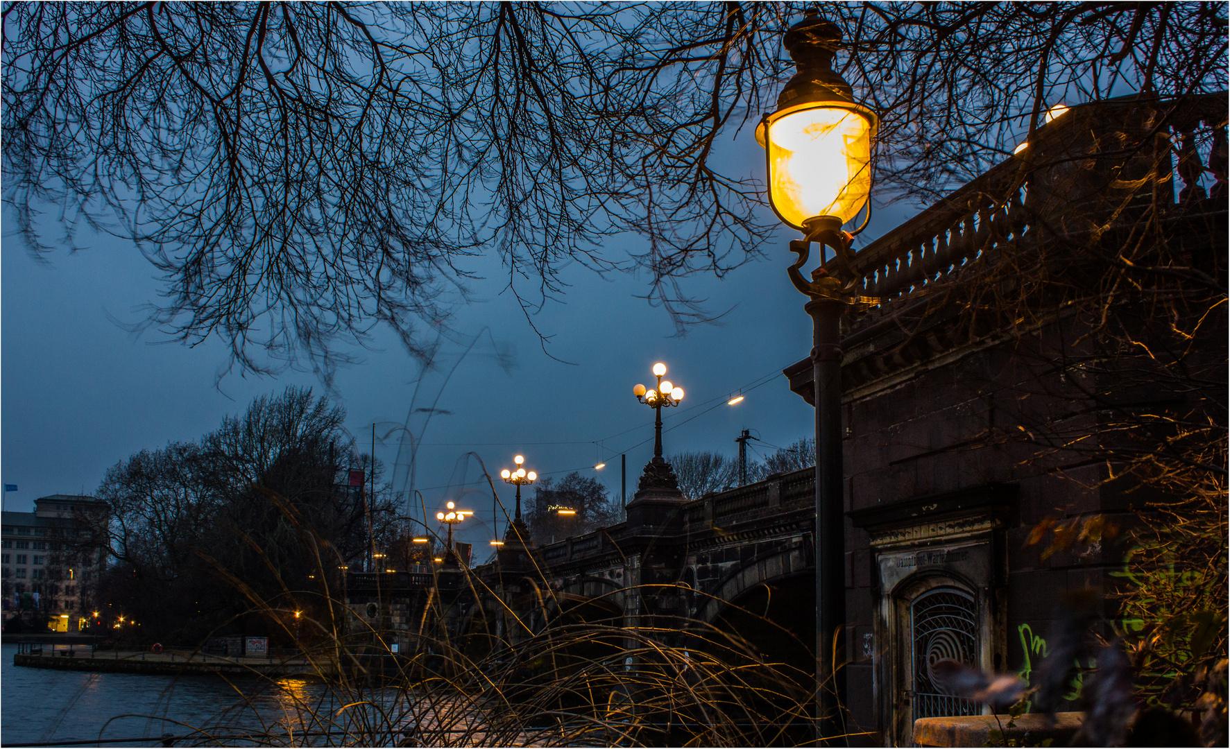 An der Lombardsbrücke