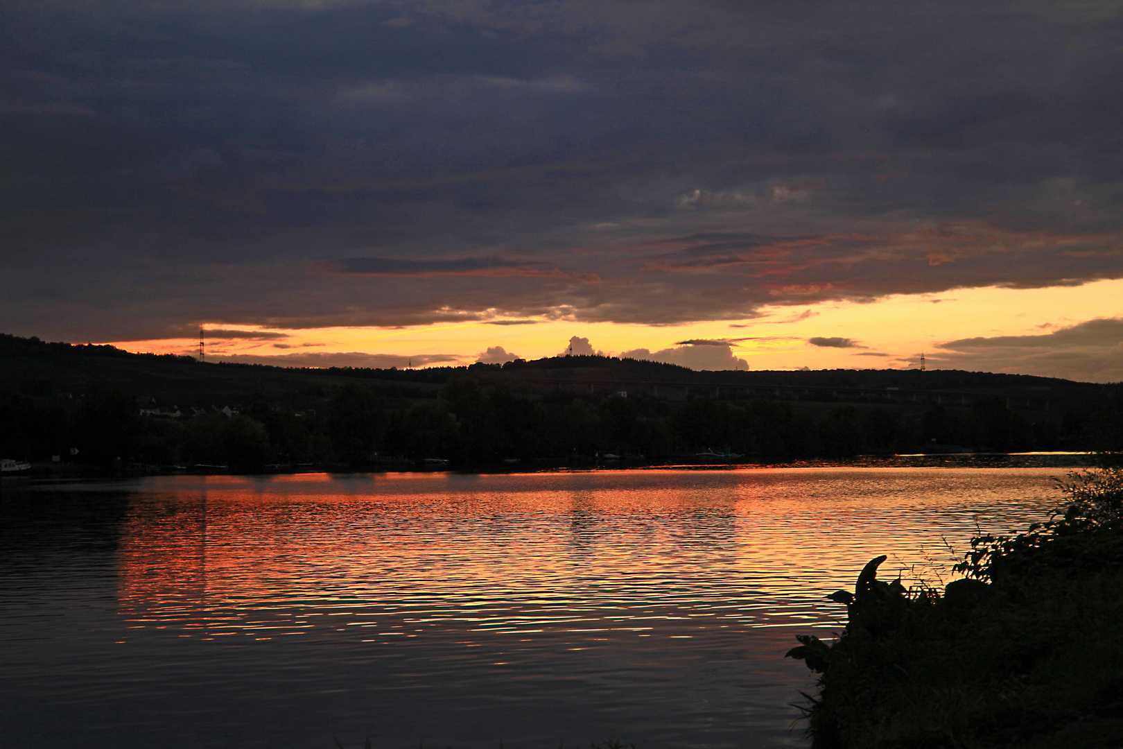 An der Mosel  ein schöner Sonnenuntergang.