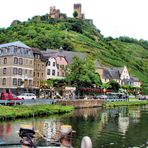 An der Mosel gibt es viele Burgruinen