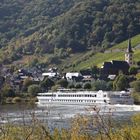 An der Mosel  Hier sehen wir ein Fluss Passierschiff