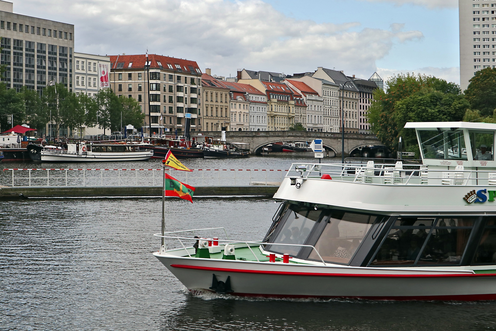 An der Mühlendamm-Schleuse 