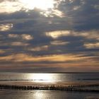 An der Nordseeküste, am plattdeutschen Strand Sind die Fische im Wasser und selten an Land