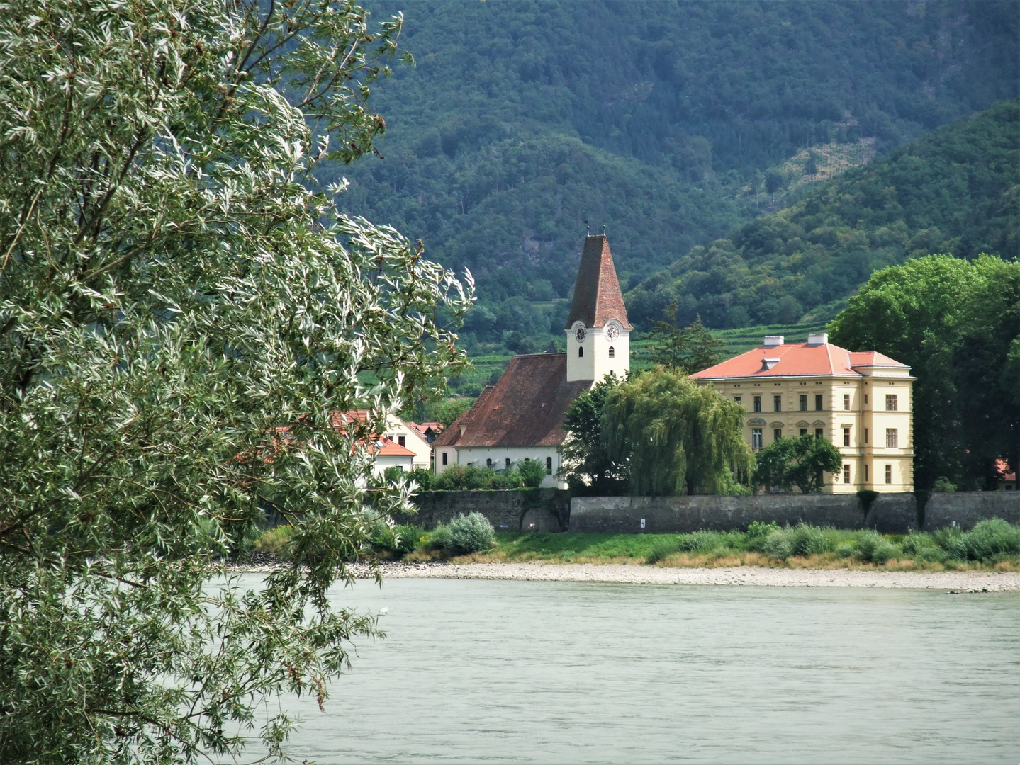 "An der schönen blauen Donau"