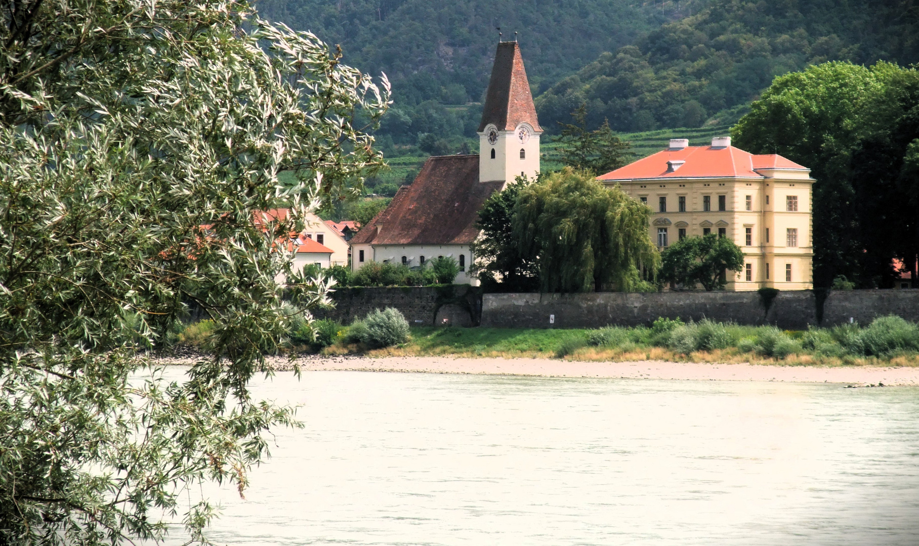 "An der schönen blauen Donau .."