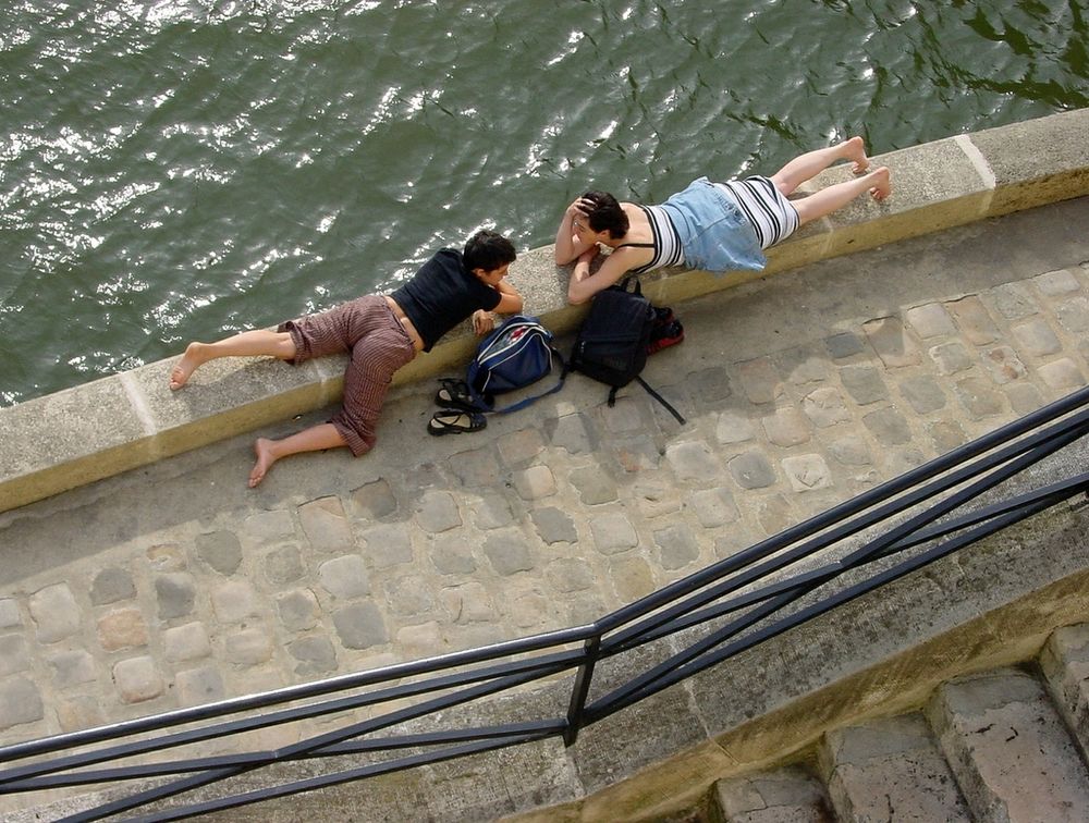 AN DER SEINE in Paris